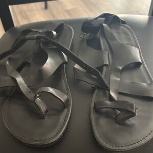 Rouge! Elegant Black Sandals